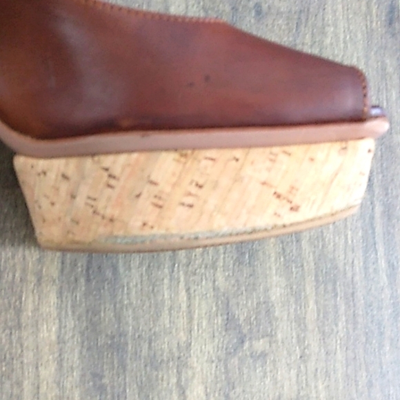 PRADA BROWN LEATHER PEEP TOE CORK HEELS WOMANS 39/9. - Picture 9 of 13